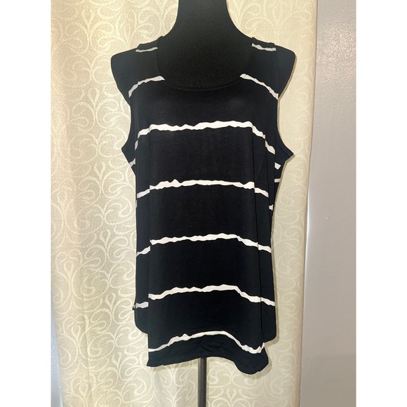 Zenana Womens Plus 1X Black White Striped Sleeveless Tank Top NEW- 1X - Picture 2 of 5